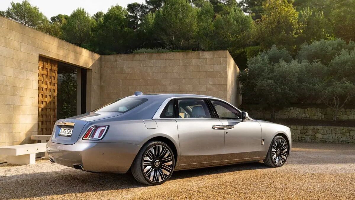   Rolls-Royce Ghost Extended (Series II)