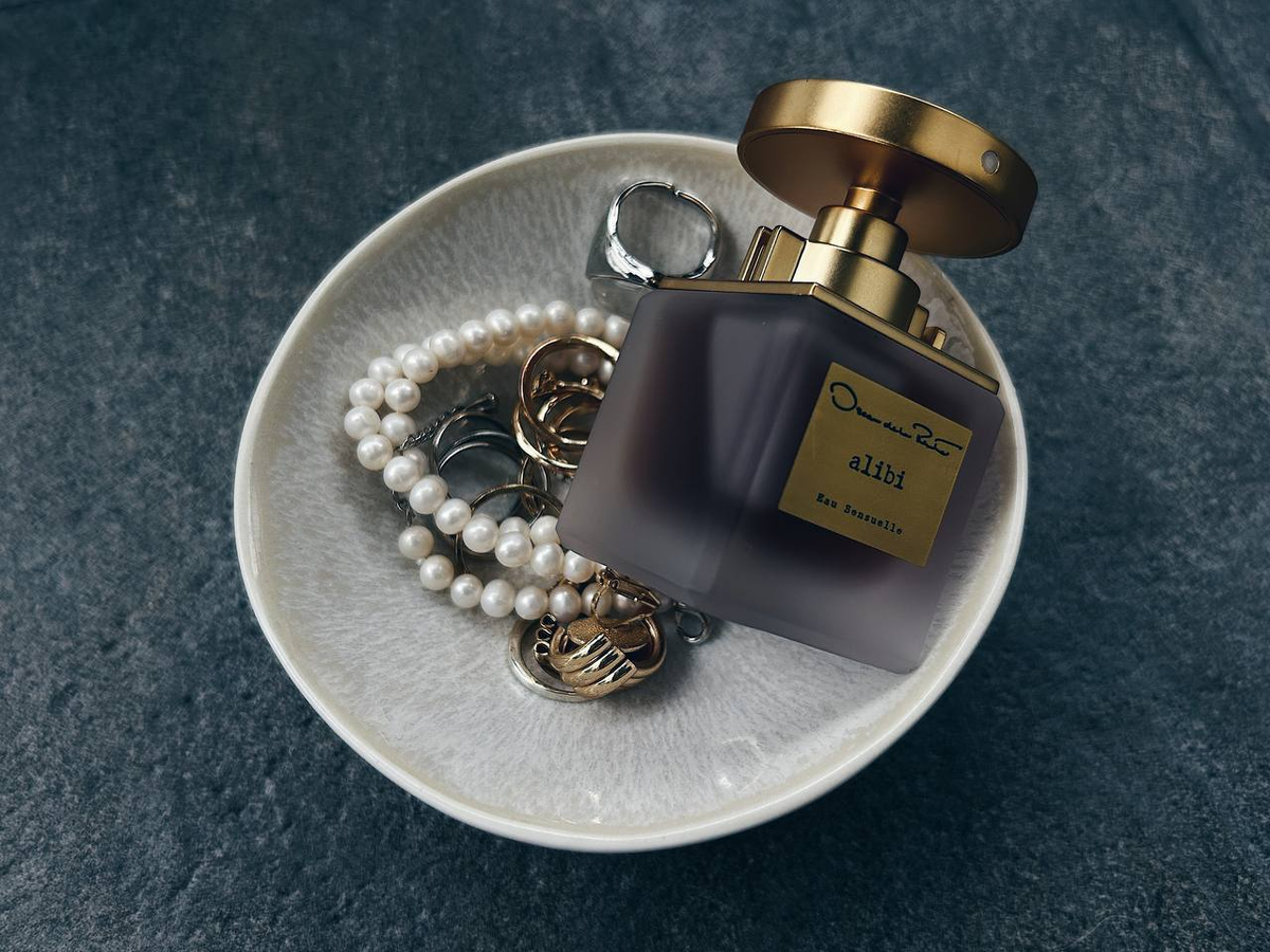 Alibi Eau Sensuelle Oscar de la Renta