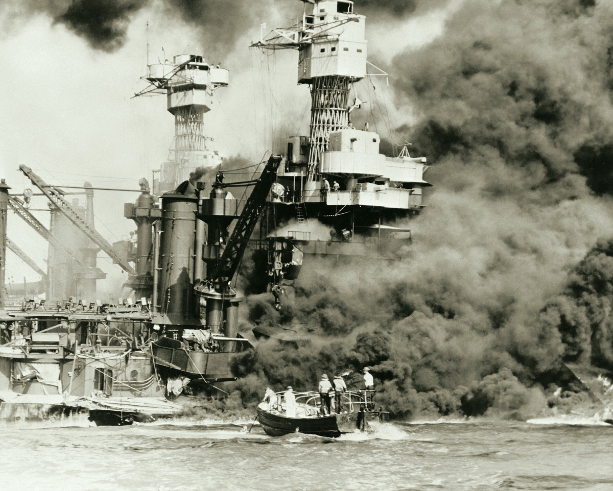 Знаменитое фото из Пёрл-Харбора
