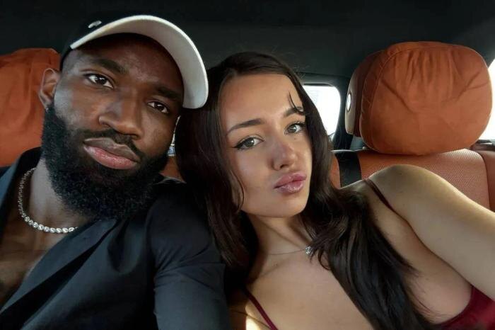 Подруга Муми Нгамалё устроила разборки с тренером из-за скамейки. Фото © SHOT