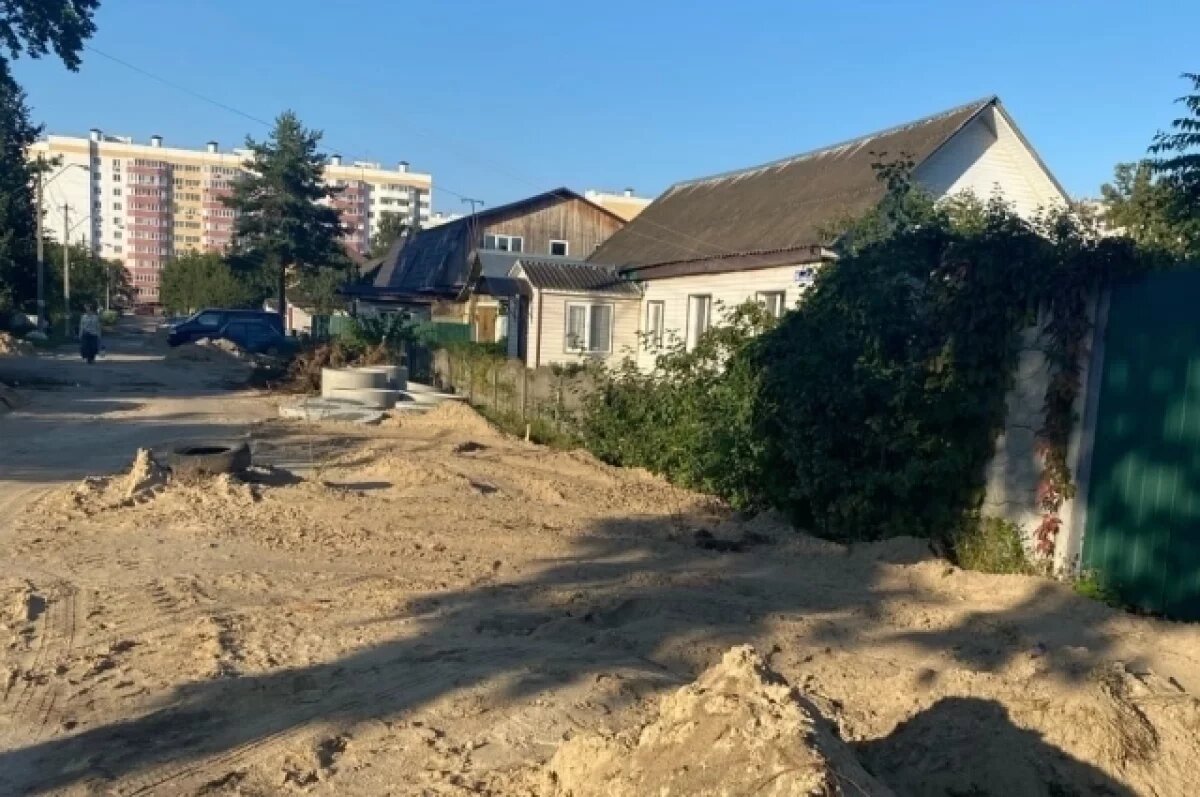    Подрядчик прокладывает ливневую канализацию по улице Калужской в Брянске