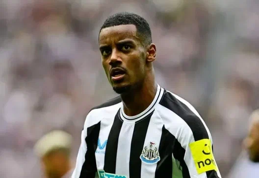 Александр Исак