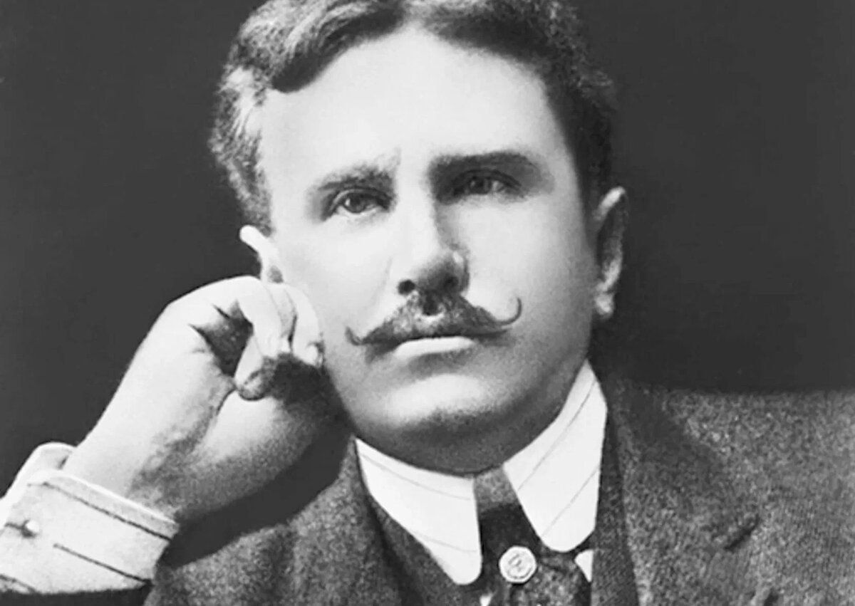 Фотография писателя. Ист. Яндекс Картинки