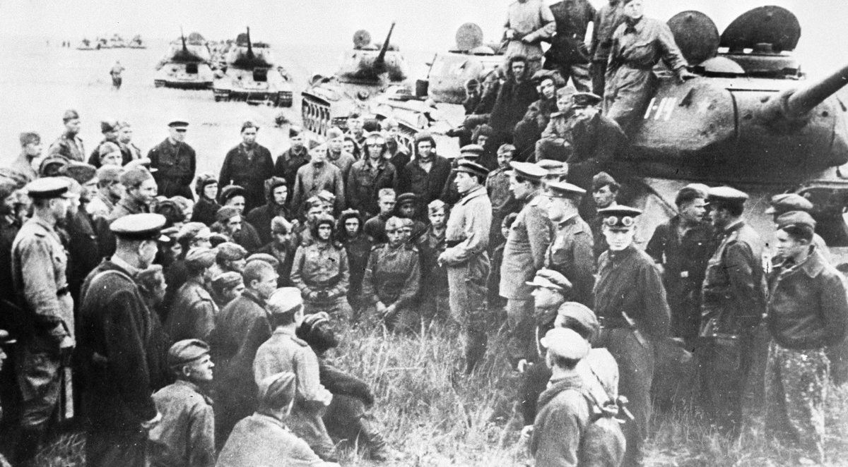    Руководство операцией против Квантунской армии Японии было возложено на маршала Александра Василевского, сыгравшего важную роль в разгроме нацистов под Сталинградом и Кёнигсбергом, а также в Курской битве / РИА Новости
