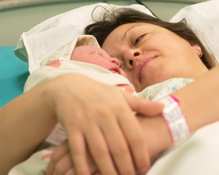     Август стал рекордным по рождению близнецов в Курской области