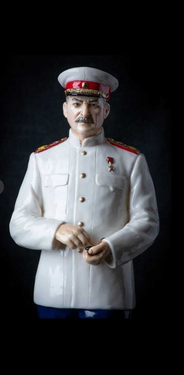    Иосиф Сталин. Звание маршала Советского Союза ему было присвоено 6 марта 1943 годапредоставлено Алексеем Колодко