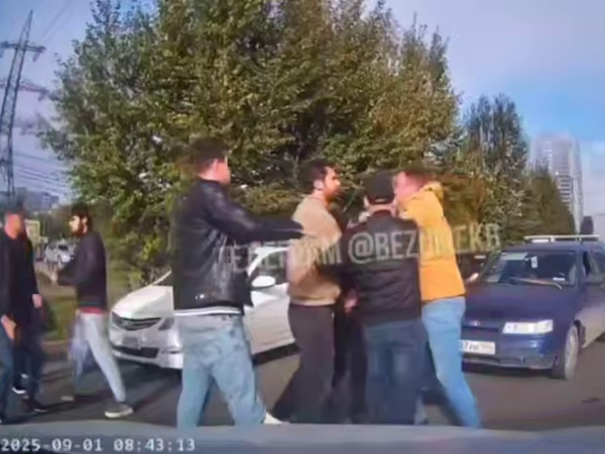     Кадр из видео: «Безумный ЕКБ» / t.me/BEZUMEKB