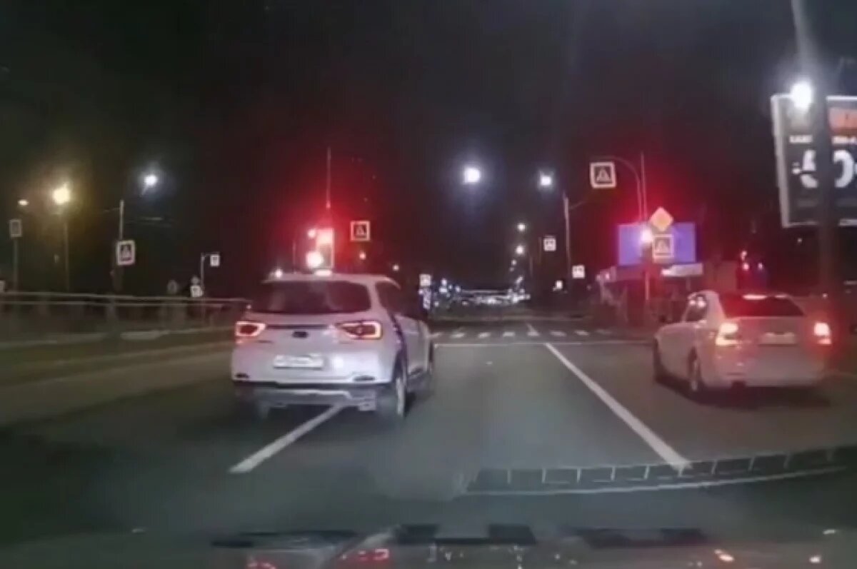    В Петербурге полицейские с оружием задержали пьяного водителя каршеринга