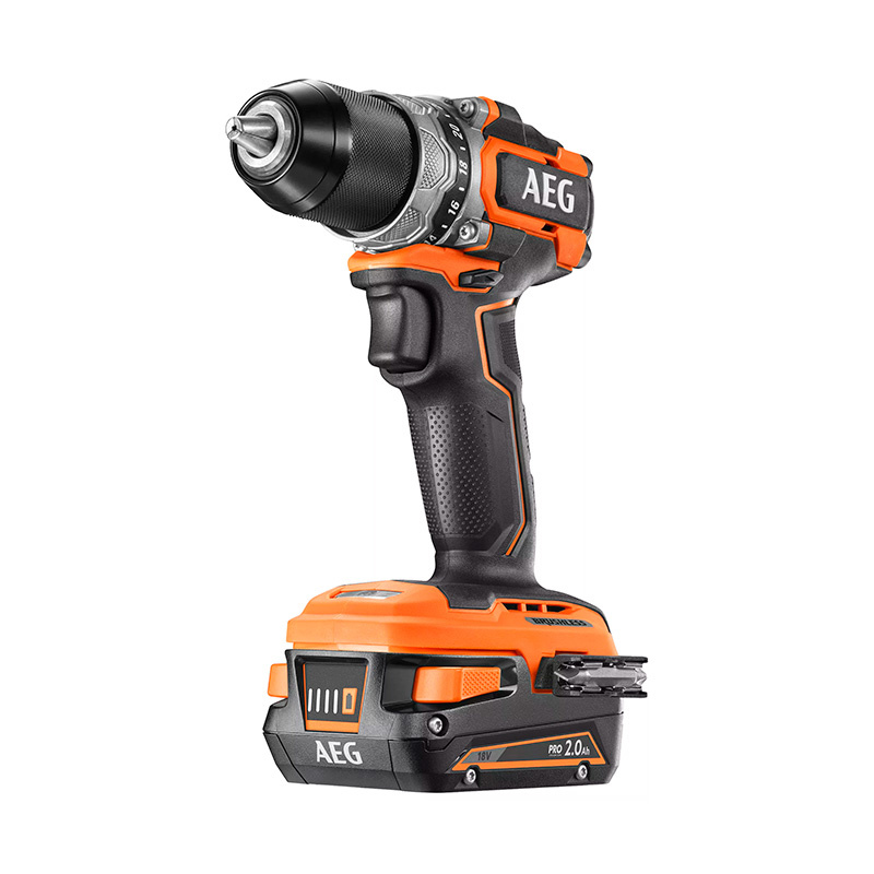 В отличие от своих более бюджетных "коллег", AEG BS18SBL-202C всем своим видом намекает, что перед нами - профессиональный инструмент