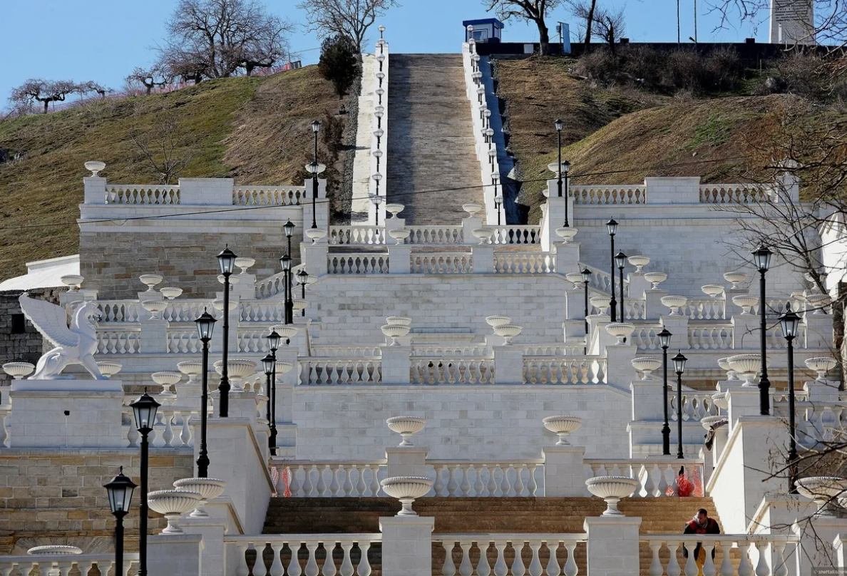 Лестница на Миторидат. Фото зято с ЯНдекс.Картинки