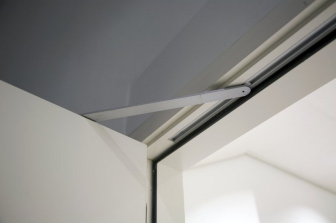 Врезной доводчик GEZE boxer