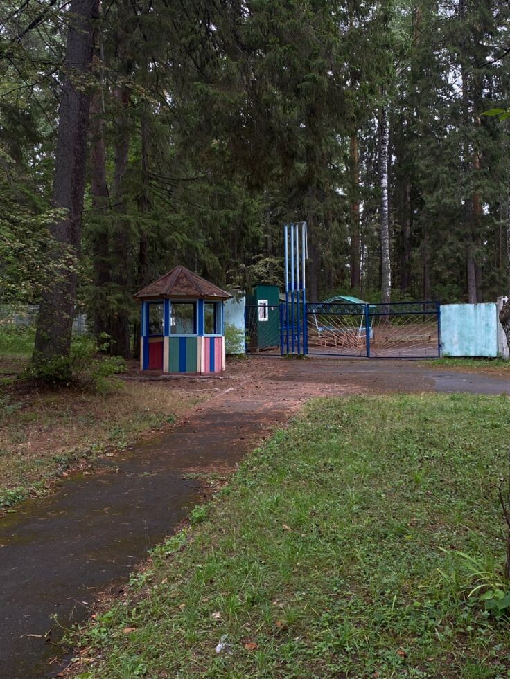 Лагерь, как в советское время. 