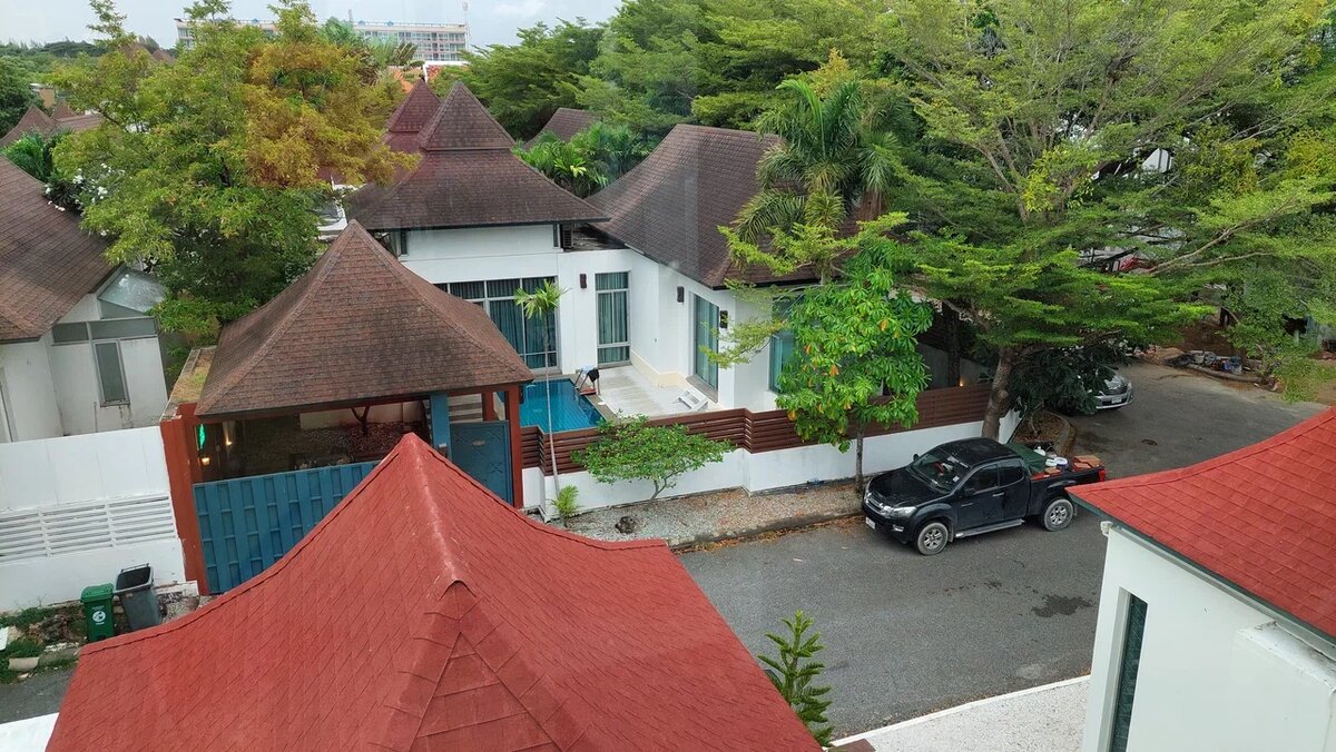 Фото автора. Вид на соседей