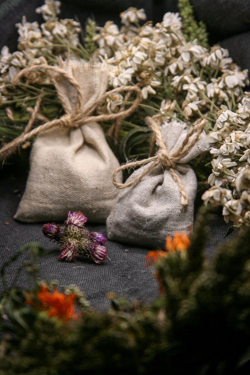 Я делаю травянные защитные мешочки