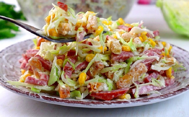 Салат «Моя леди»: быстрый рецепт с ярким вкусом и хрустящей текстурой