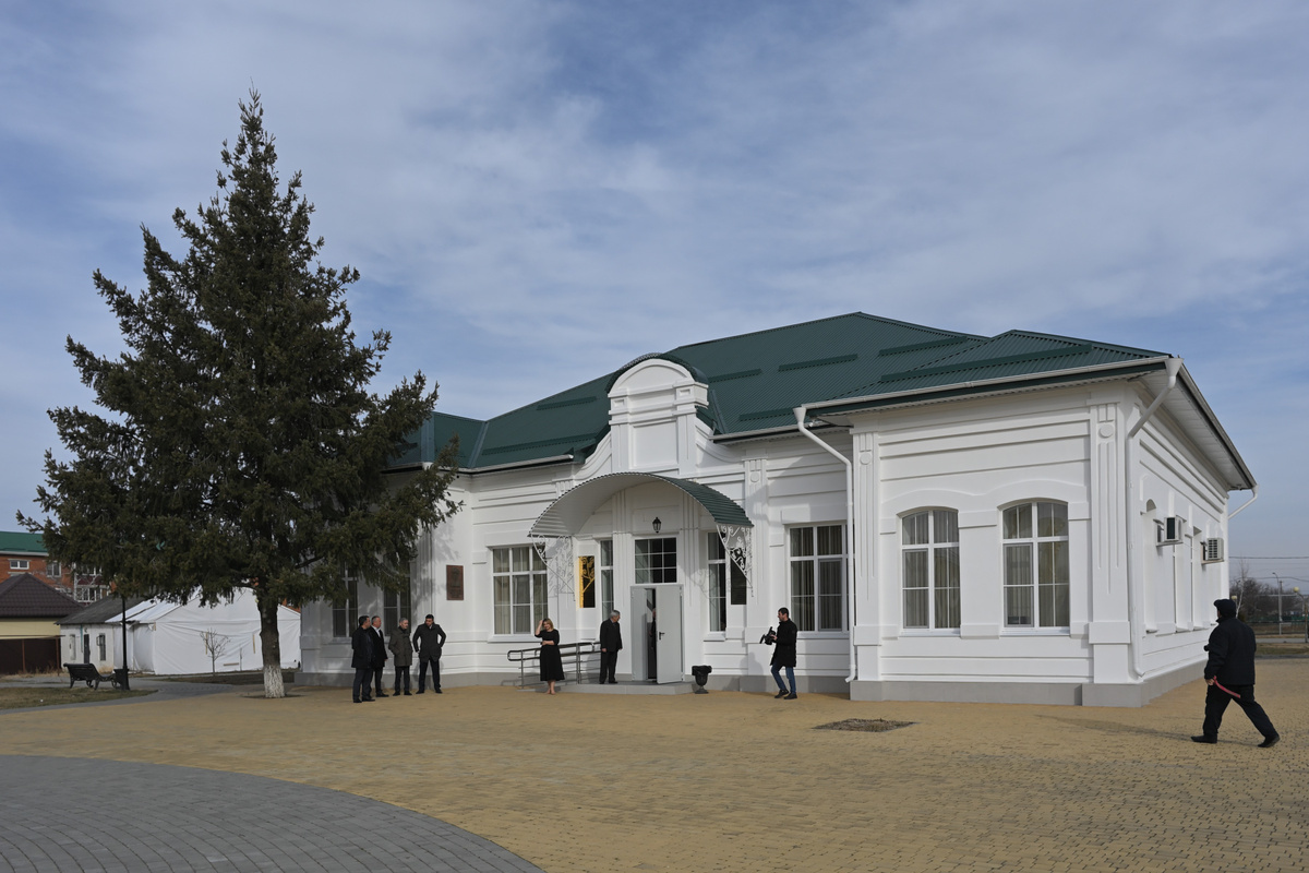 Дом-музей I съезда Советов Адыгейской (Черкесской) автономной области в ауле Хакуринохабль.