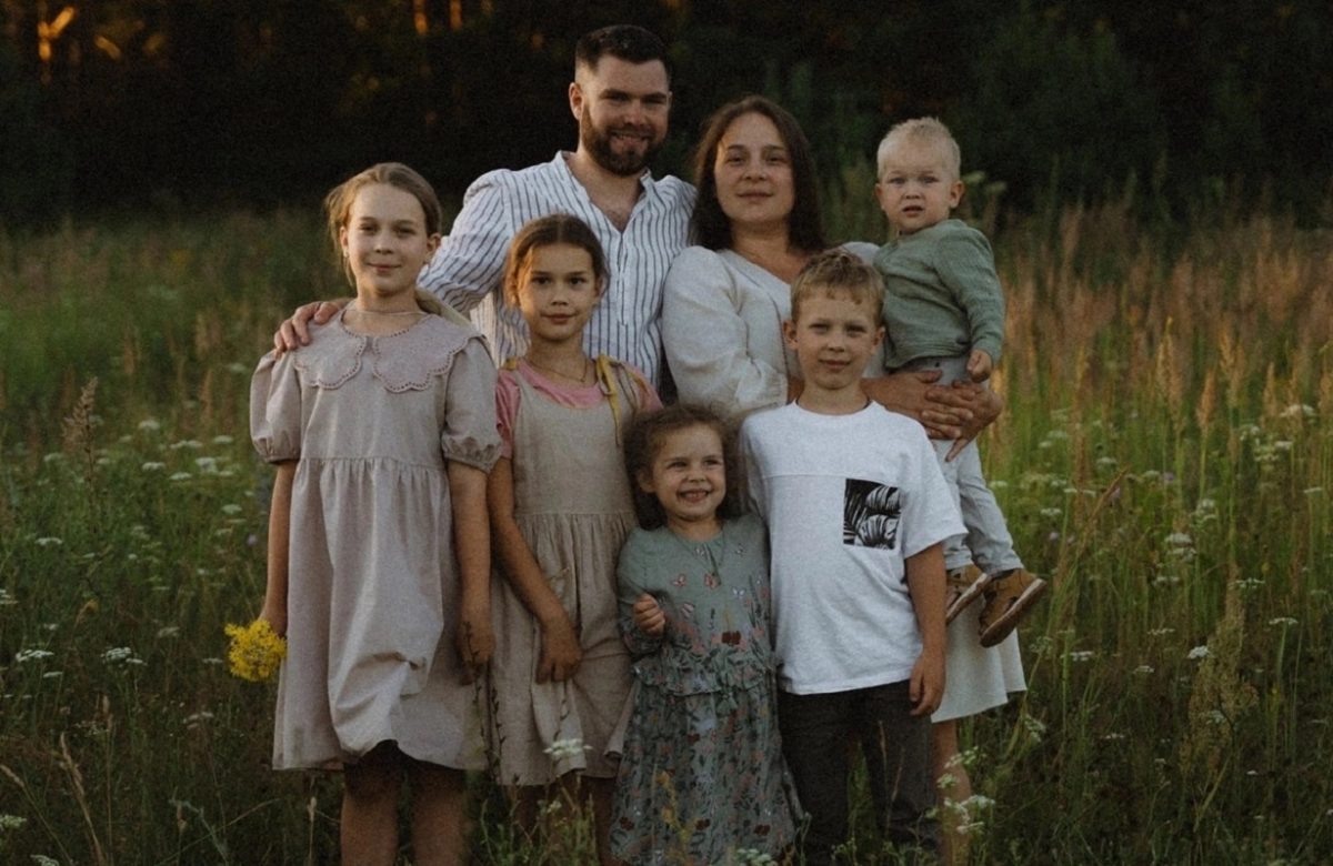    Ежовы стараются везде быть вместе