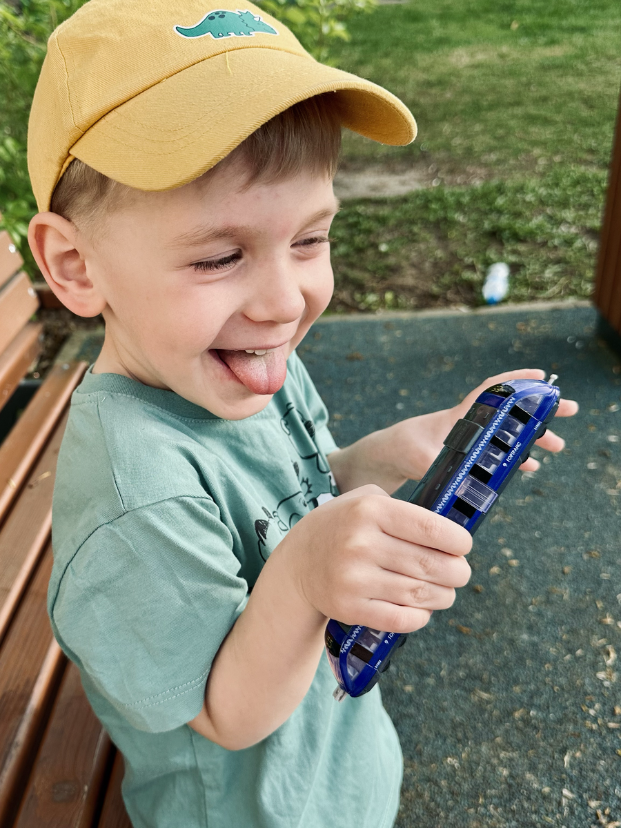 А вообще, считаю, иногда лучше провести 15 минут за совместной игрой, чем купить новую вещь.