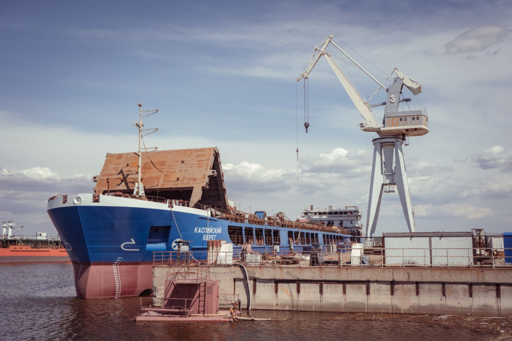 Начались швартовные испытания сухогруза "Каспийский берег" проекта RSD 49 / Фото: "Объединенная судостроительная корпорация"  📷
