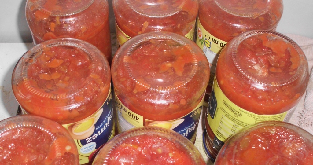 Томатный соус с яблоками и сливами, через мясорубку