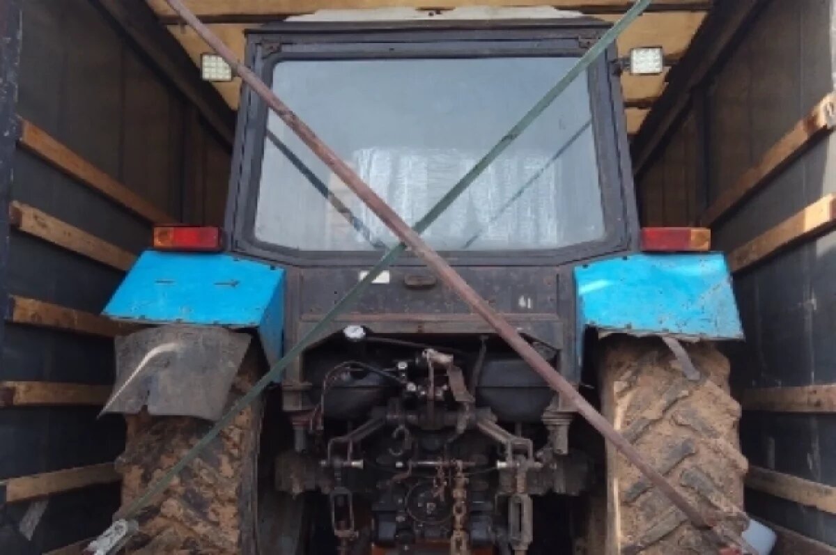    В Челябинской области водитель пытался вывезти в Таджикистан 4 трактора