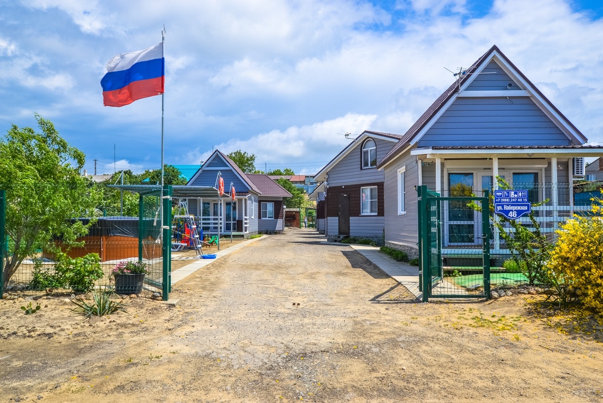 Домики у моря п. Сенной