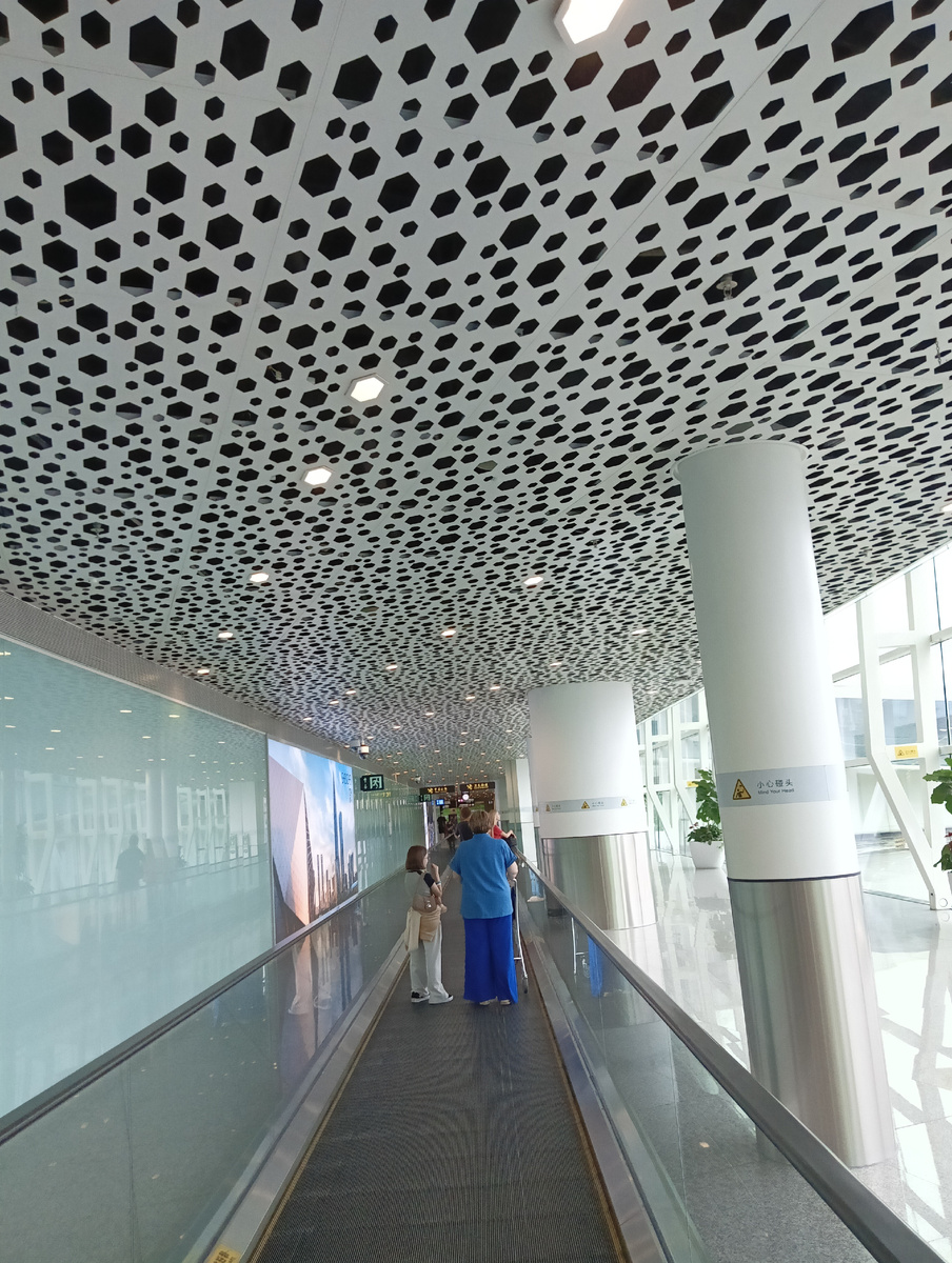 Движущиеся ленты в аэропорту