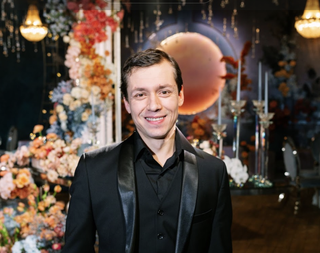   На фото Фёдор Париев