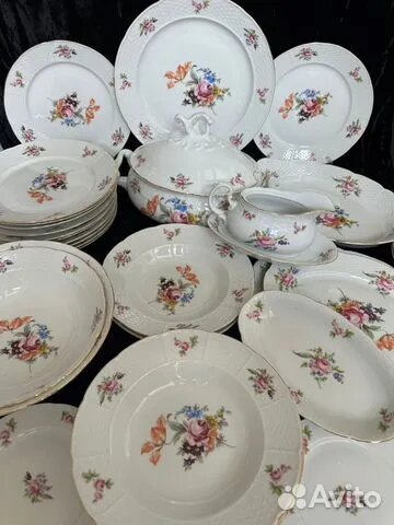 Сервиз столовый Мейсенский Букет на 12 персон. Источник https://www.avito.ru/moskva/posuda_i_tovary_dlya_kuhni.