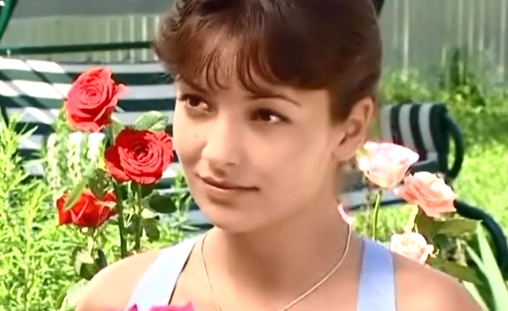 на фото Ольга Павловец в сериале "Стилет"