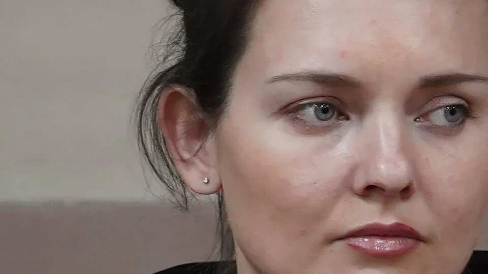 «Спускайся с кровати, сделаю тебе укольчик»: мать убила дочь, чтобы отомстить мужу за измены