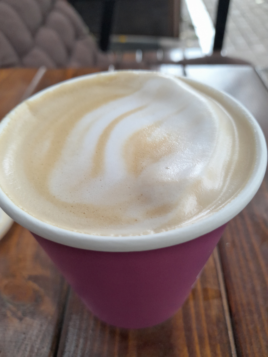 И да.Мир действительно похож на чашку кофе!