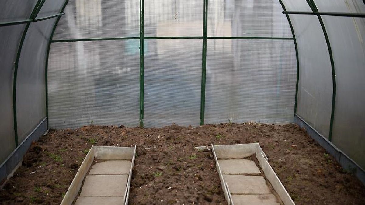 Осенняя подготовка теплицы