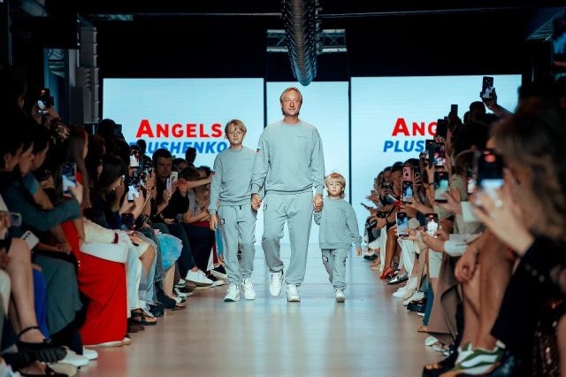    Евгений Плющенко с детьми. Фото: пресс-служба KATEE`S KIDS