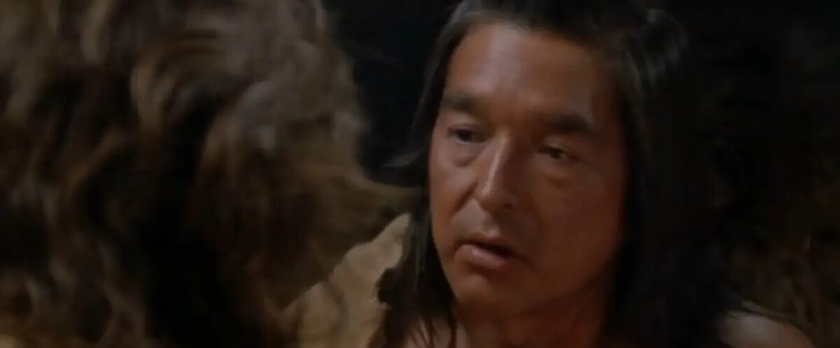    Грэм Грин. Фото: скриншот из фильма «Танцующий с волками»