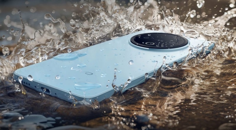 Телефон не боится воды