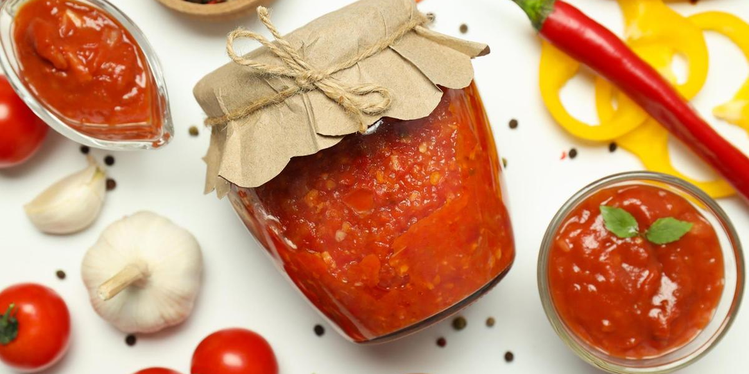Салат «Огонек» с перцем и чесноком — яркая и жгучая закуска
