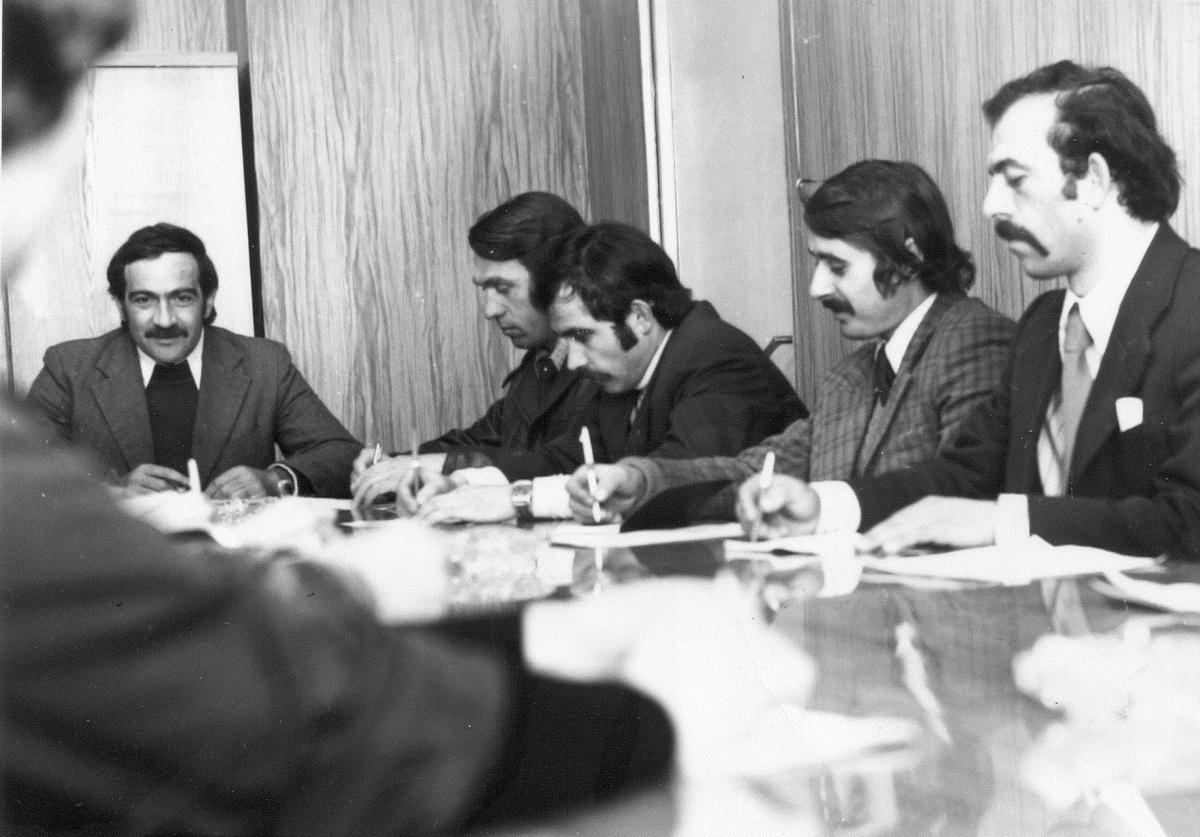 Якобсон А.И. (первый слева) проводит совещание.