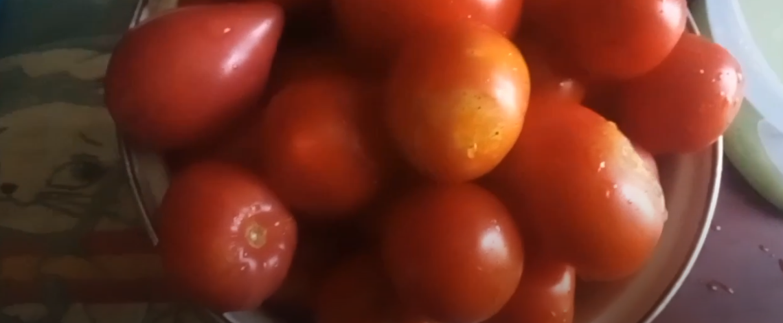 Помидоры нужно помыть