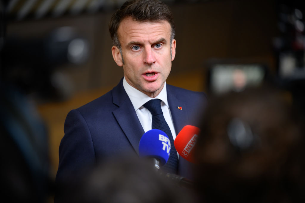 Макронизм ослабил чувствительность общественности к реальной угрозе, исходящей от НФ/РН, в том числе и среди тех, кто, безусловно, больше всего опасается сегодняшней неофашистской динамики во Франции. (Джонатан Раа / NurPhoto via Getty Images)