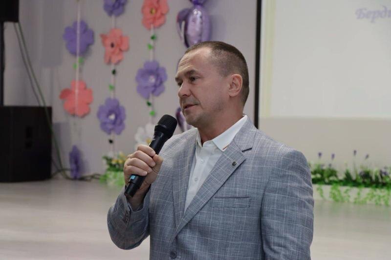    @DmitryBerdnikov