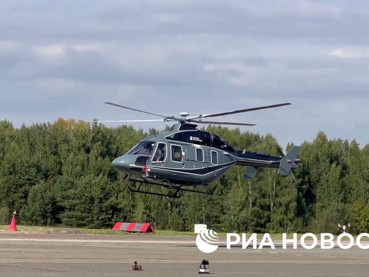    Многоцелевой вертолет "Ансат" в импортозамещенной версии с российскими двигателями ВК-650В© РИА Новости