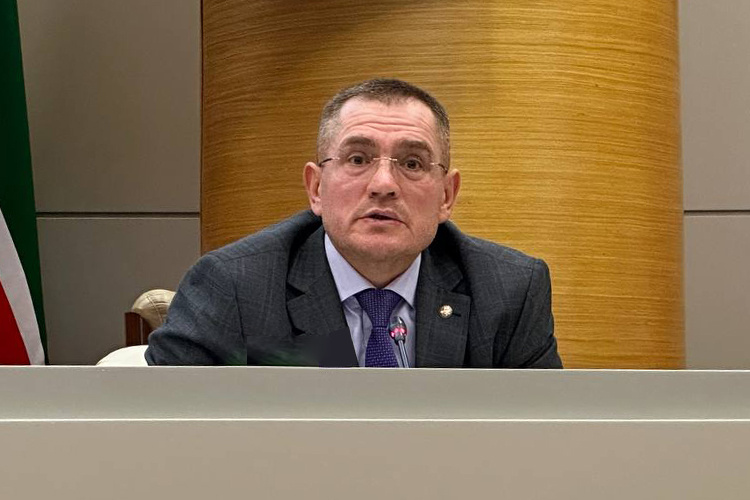    Александр Тыгин: «Такого объема — в программе под тысячу домов и 11 миллиардов рублей — практически ни у одного субъекта России нет, кроме Москвы и Санкт-Петербурга».   
Фото: Илья Зима