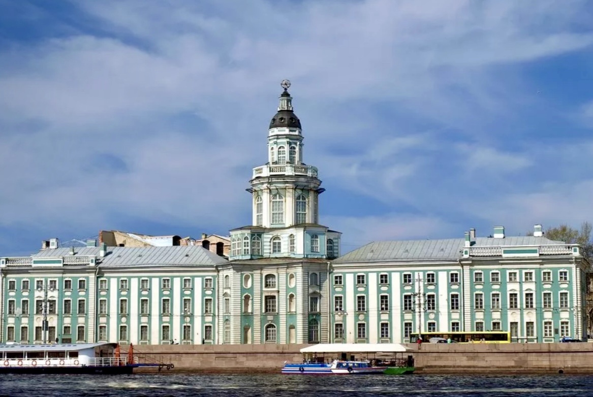 Здание Кунсткамеры