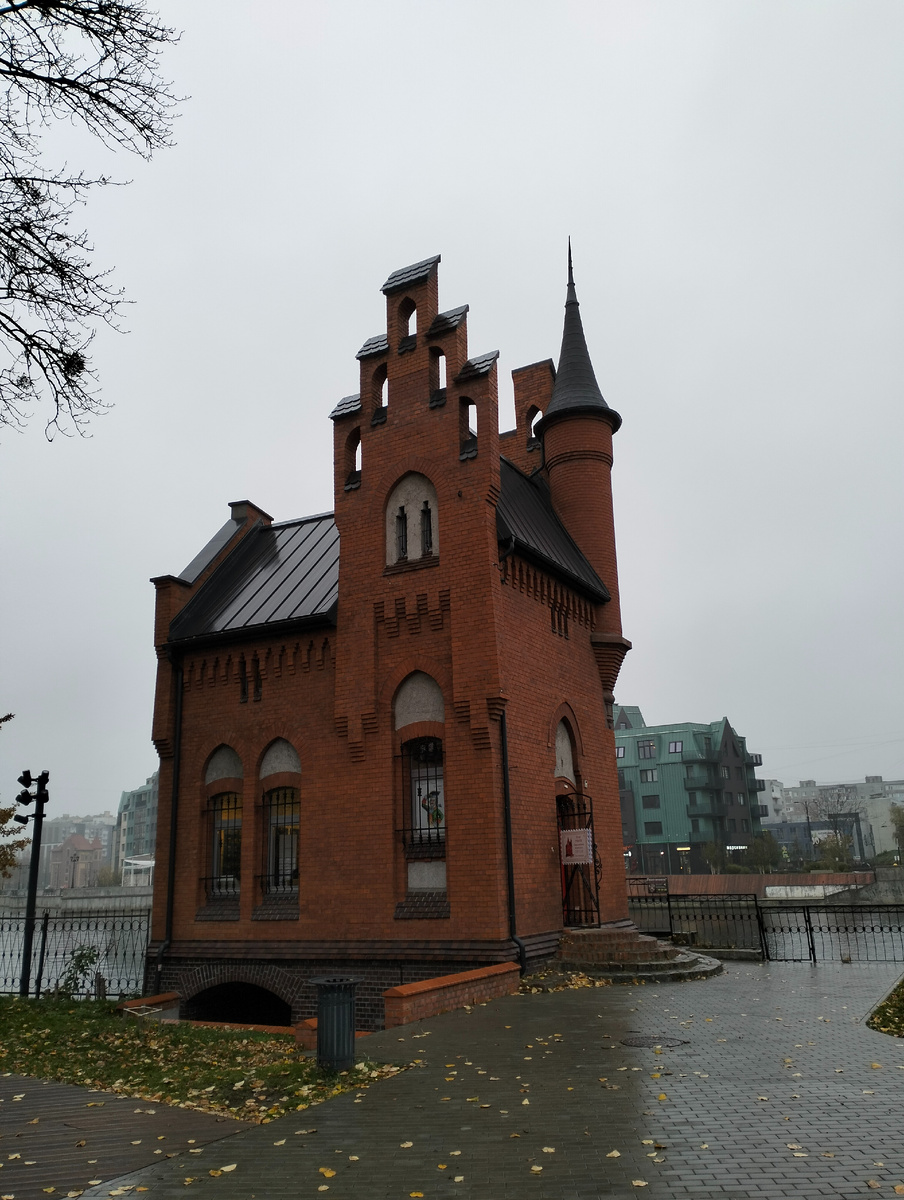 Калининград. ул. Багратиона, д. 4