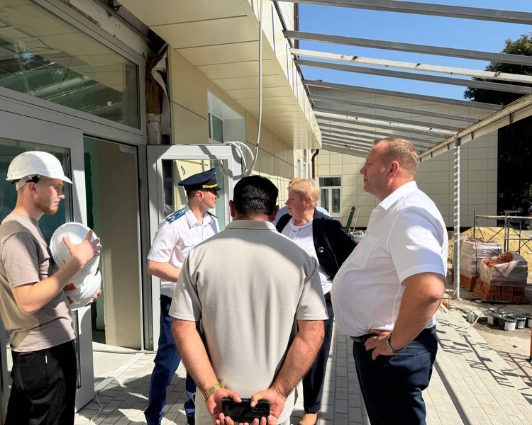     Прокуратура контролируют завершение ремонта школы в Фатеже