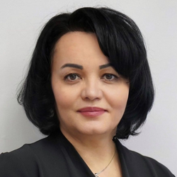    — Сейчас есть реестр, который мы создавали на нашем сайте года четыре назад. Мы туда загружали тех, кого знаем. Если будут заявки — мы будем подключать, но для этого сейчас нужно положение о реестре. Заявительный характер как таковой, что для мастеров народных промыслов, что для игроков креативной индустрии, если нет финансовой подоплеки: «что я получу за это столько-то», — никто самостоятельно не занимается, приходится просить. Наша задача — информировать креативную индустрию и фиксировать их, — заявила Мифтахова.