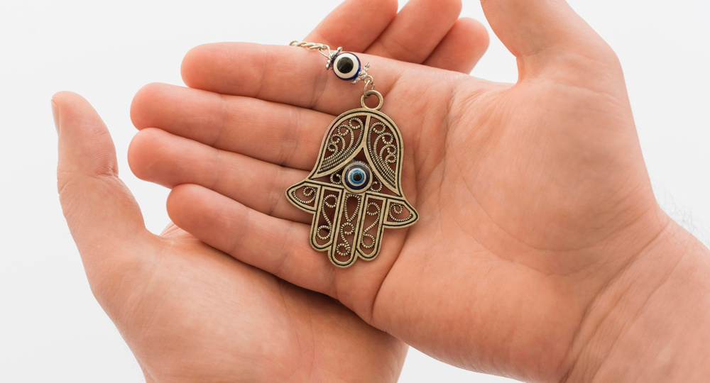 Сила амулетов: какие обереги приносят богатство и удачу