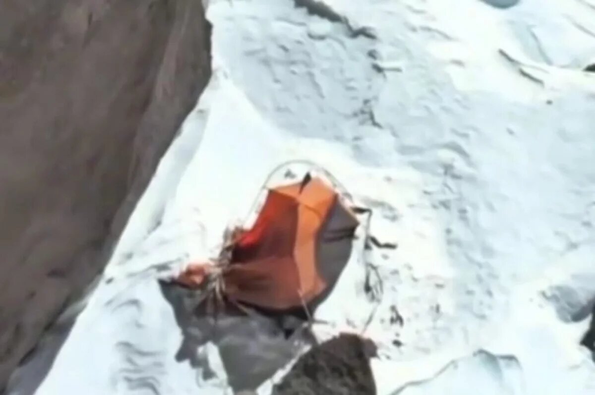    Киселев обратил внимание на закрытую палатку Наговициной на новом видео