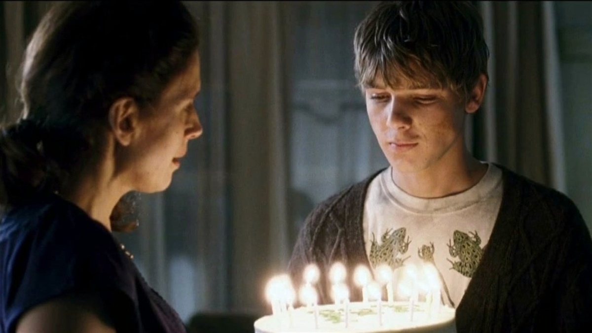 Кадр из фильма «Забери мою душу» (2010)